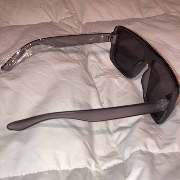 Over sized Women / Unisex sunglasses - Picture 2 of 6